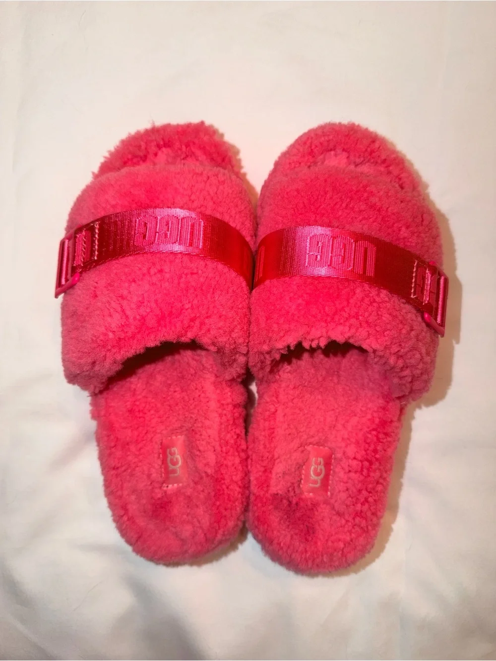 UGG Fluffita Slides in Taffy Pink • Women’s Size 8